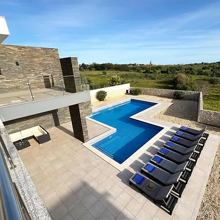 Villa Luxury Modern Style With Private Pool