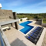 Villa Luxury Modern Style With Private Pool