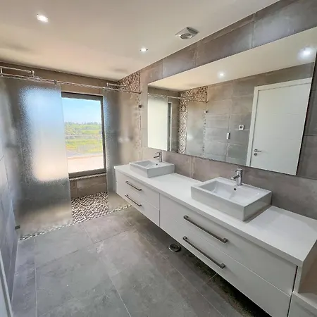 Villa Luxury Modern Style With Private Pool Pera