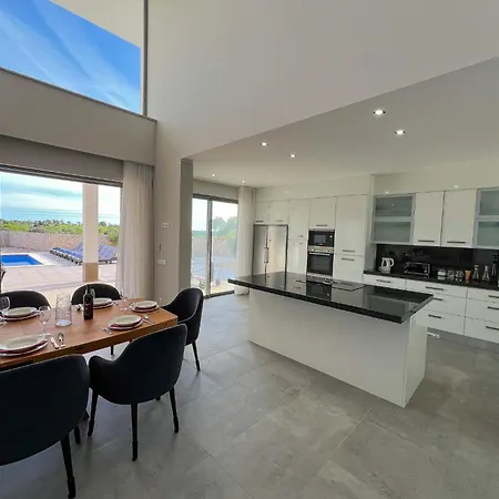 Luxury Modern Style With Private Pool Willa Pêra